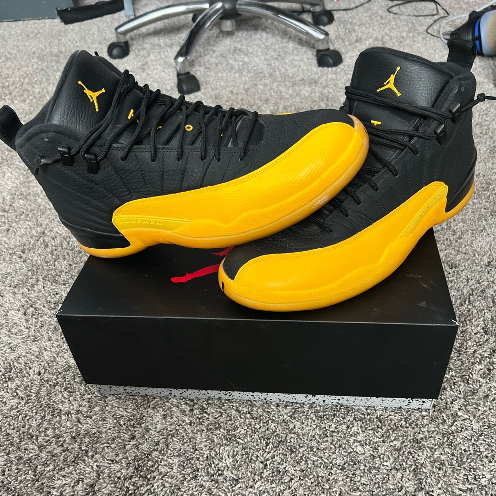 Air Jordan 12 University Gold